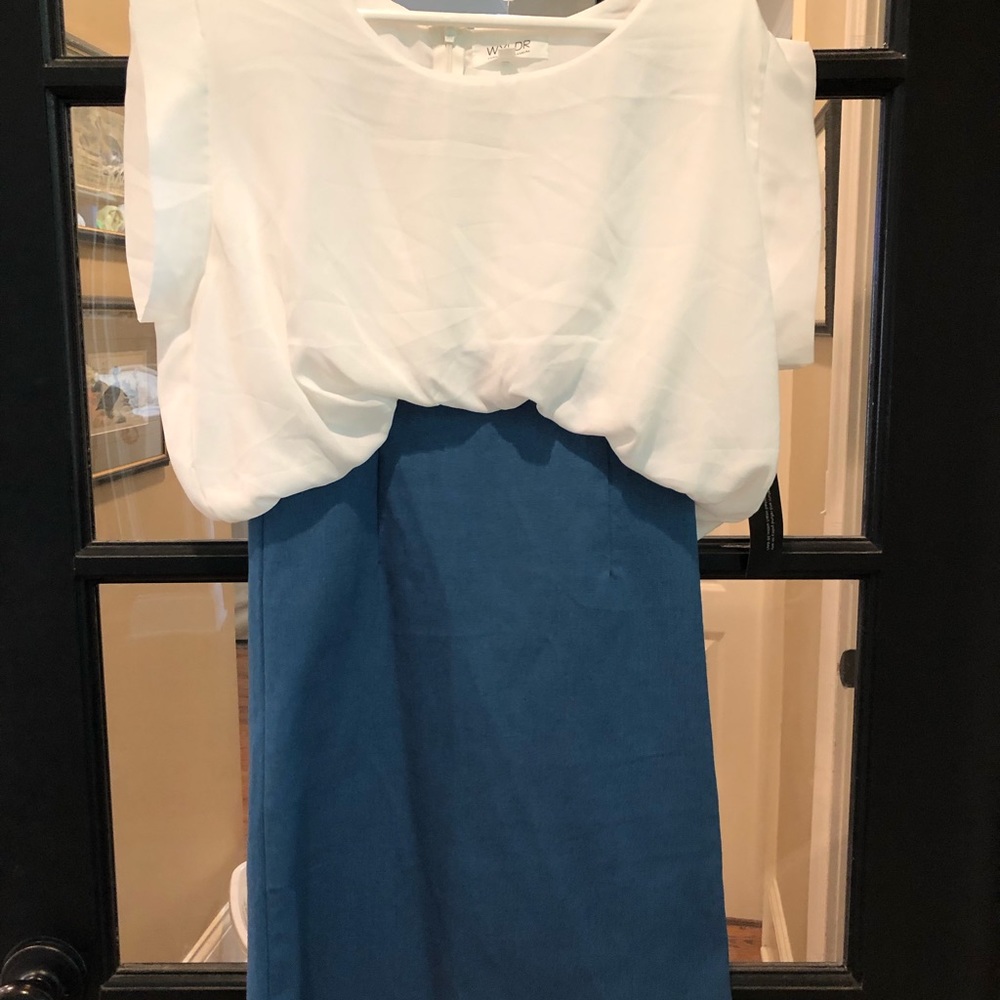 Super cute figure flattering dress!